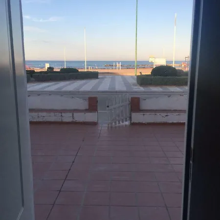 Casa En Primera Linea De Playa Holiday home Oliva